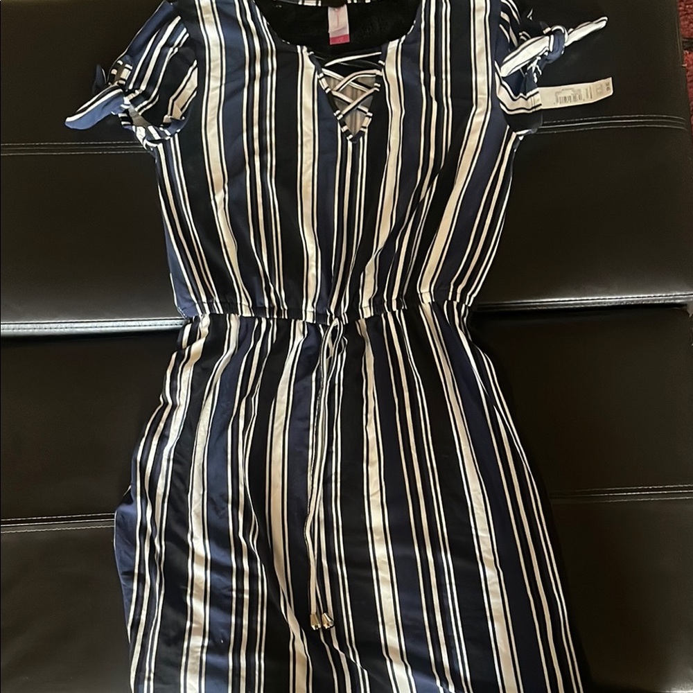 Forever 21 Black and White V-neck Sundress